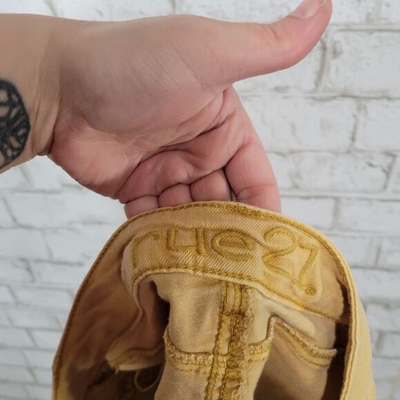 Rue 21 cute mustard color shorts - Picture 9 of 11